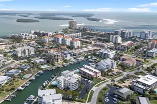 901 Huron Ct, Marco Island, FL 34145 - Photo 29