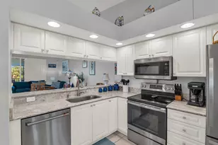 338 Newport Dr, Naples, FL 34114 - Photo 5