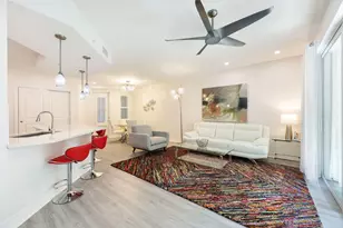 262 Indies Dr E, Naples, FL 34114 - Photo 3