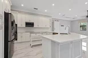 2538 4th Ave NE, Naples, FL 34120 - Photo 5