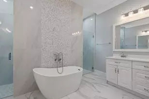 2538 4th Ave NE, Naples, FL 34120 - Photo 9