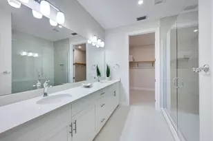 273 Indies Dr E, Naples, FL 34114 - Photo 11