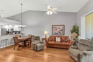 162 Newport Dr, Naples, FL 34114 - Photo 3