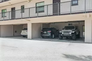 805 River Point Dr, Naples, FL 34102 - Photo 11