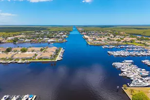 275 Cays Dr, Naples, FL 34114 - Photo 35