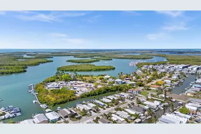 648 E Palm Avenue, Goodland, FL 34140 - Photo 5