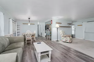 469 Riviera Blvd W, Naples, FL 34112 - Photo 5