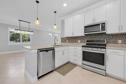 7690 Jacaranda Lane, Naples, FL 34114 - Photo 3