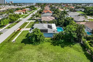 211 W Flamingo Cir, Marco Island, FL 34145 - Photo 21