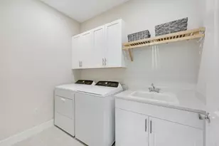 303 Indies Dr W, Naples, FL 34114 - Photo 17