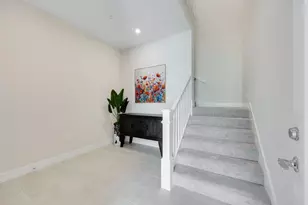 303 Indies Dr W, Naples, FL 34114 - Photo 15