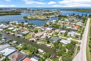 401 Panay Ave, Naples, FL 34113 - Photo 7