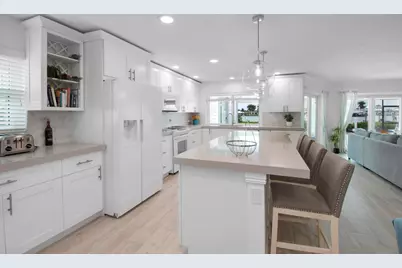 19 E Pelican Street, Naples, FL 34113 - Photo 11