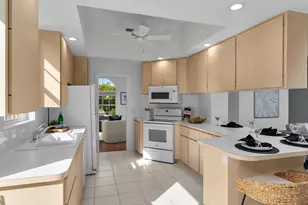 3850 Huelva Ct, Naples, FL 34109 - Photo 9