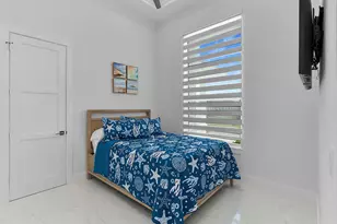 108 Gulfstream St, Marco Island, FL 34145 - Photo 31