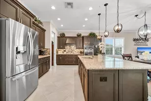 7813 Hawthorne Dr, Naples, FL 34113 - Photo 3