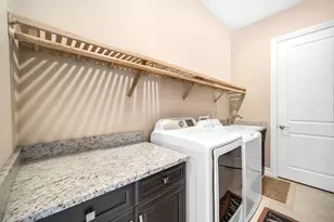 7813 Hawthorne Dr, Naples, FL 34113 - Photo 29