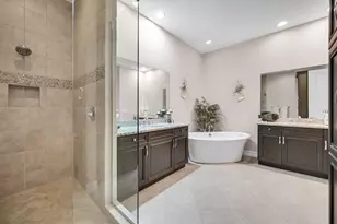 7813 Hawthorne Dr, Naples, FL 34113 - Photo 19