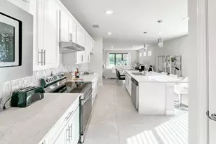 2244 Yellowfin Cir, Naples, FL 34114 - Photo 9