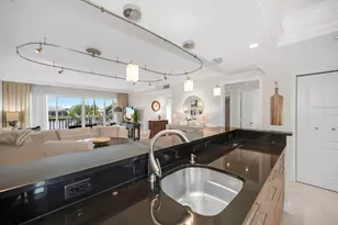 300 Park Shore Dr, Naples, FL 34103 - Photo 5