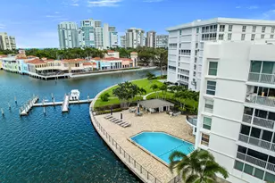 300 Park Shore Dr, Naples, FL 34103 - Photo 35