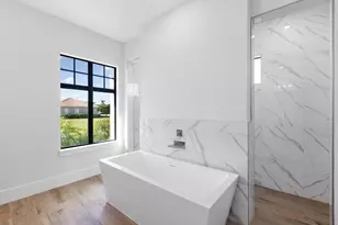 109 Gulfstream St, Marco Island, FL 34145 - Photo 19