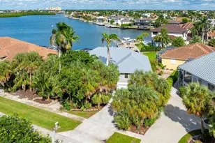 719 Austin Ct, Marco Island, FL 34145 - Photo 9