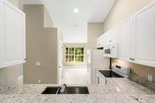 3555 Avion Woods Ct, Naples, FL 34104 - Photo 13