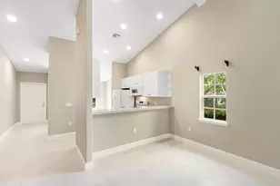 3555 Avion Woods Ct, Naples, FL 34104 - Photo 11