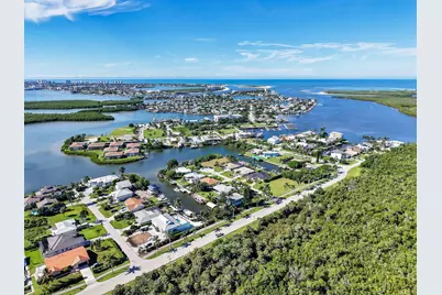 405 Grenada Avenue, Naples, FL 34113 - Photo 41