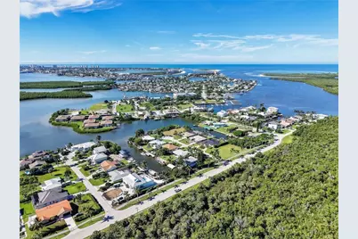 405 Grenada Avenue, Naples, FL 34113 - Photo 43