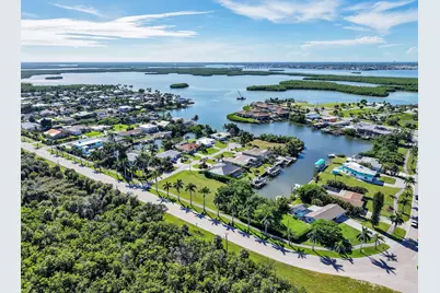 405 Grenada Avenue, Naples, FL 34113 - Photo 39