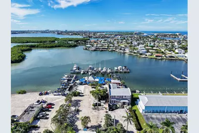 405 Grenada Avenue, Naples, FL 34113 - Photo 35