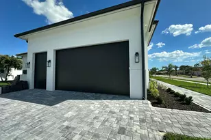 211 Landmark St, Marco Island, FL 34145 - Photo 23