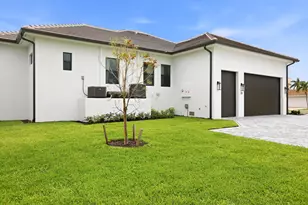 211 Landmark St, Marco Island, FL 34145 - Photo 3