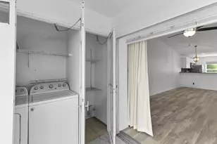 1375 Mainsail Dr, Naples, FL 34114 - Photo 23