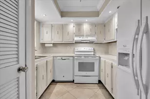 325 Charlemagne Blvd, Naples, FL 34112 - Photo 15