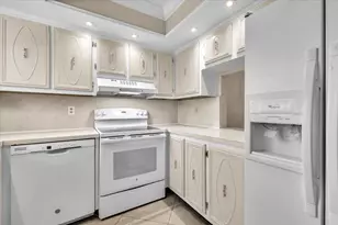 325 Charlemagne Blvd, Naples, FL 34112 - Photo 17