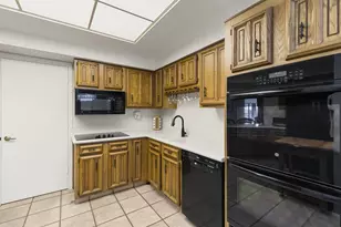 961 Collier Ct, Marco Island, FL 34145 - Photo 9