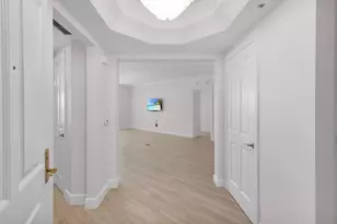 1060 Borghese Ln, Naples, FL 34114 - Photo 5