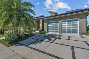 600 Crescent St, Marco Island, FL 34145 - Photo 3