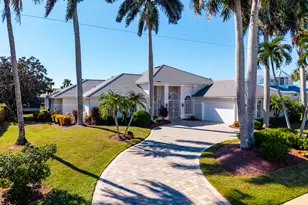 520 Alameda Ct, Marco Island, FL 34145 - Photo 3