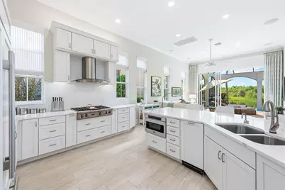 8589 Bellagio Drive, Naples, FL 34114 - Photo 13