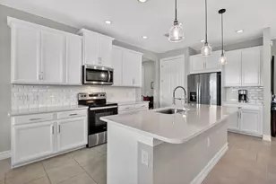 18725 Lake Hammock Dr, Naples, FL 34114 - Photo 11