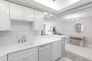 320 Seaview Ct, Marco Island, FL 34145 - Photo 5