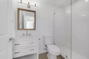 700 Saratoga Cir, Naples, FL 34104 - Photo 15