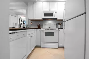 330 Kon Tiki Dr, Naples, FL 34113 - Photo 7