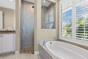 724 Seagrape Dr, Marco Island, FL 34145 - Photo 27