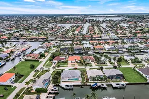742 Orchid Ct, Marco Island, FL 34145 - Photo 3