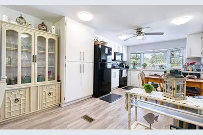 41 Sonderhen Drive, Naples, FL 34114 - Photo 9